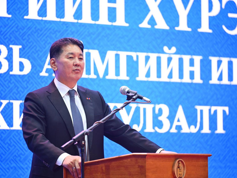 Ерөнхийлөгч У.Хүрэлсүх Дорноговь аймгийн иргэдтэй уулзав